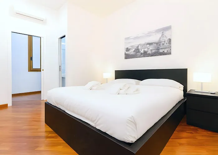 Elegantis San Giovanni - Chic With Bathtub Near Historic Center, Metro & Tram Nearby Apartamento *