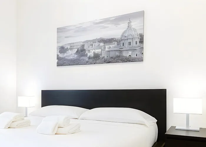 Elegantis San Giovanni - Chic With Bathtub Near Historic Center, Metro & Tram Nearby