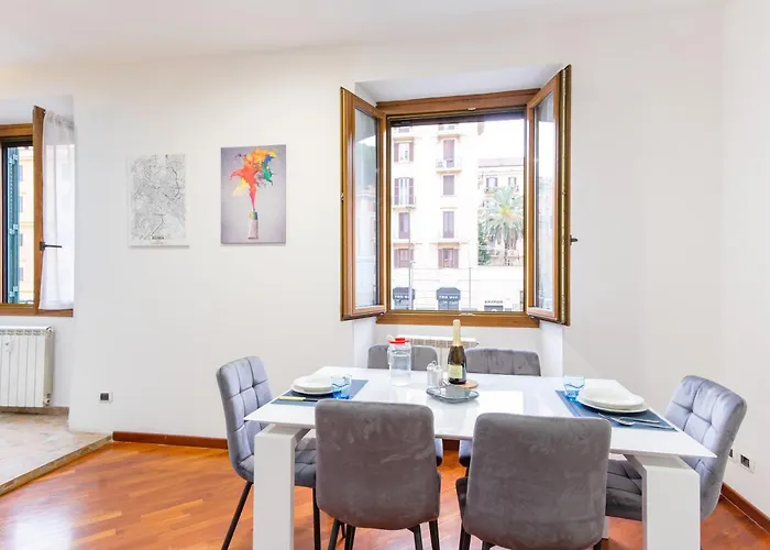 Apartamento Elegantis San Giovanni - Chic With Bathtub Near Historic Center, Metro & Tram Nearby Roma