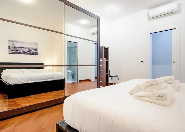 Elegantis San Giovanni - Chic With Bathtub Near Historic Center, Metro & Tram Nearby Apartamento Roma