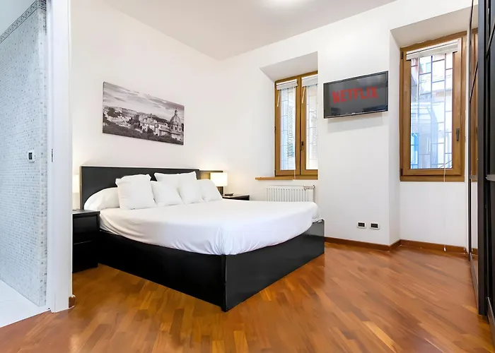 Apartamento Elegantis San Giovanni - Chic With Bathtub Near Historic Center, Metro & Tram Nearby